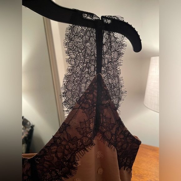 Lace Trim Dot Tank🖤 - Picture 3 of 8